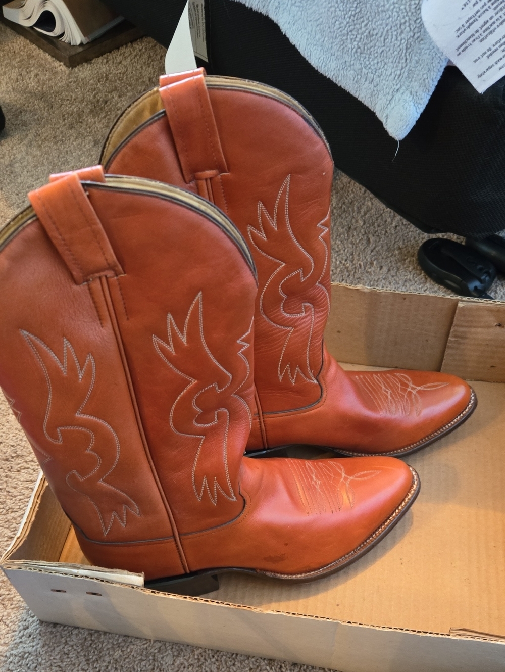Vintage Hilsa Cognac Leather Western Cowboy Boots — Pointed Toe, Flame Stitch